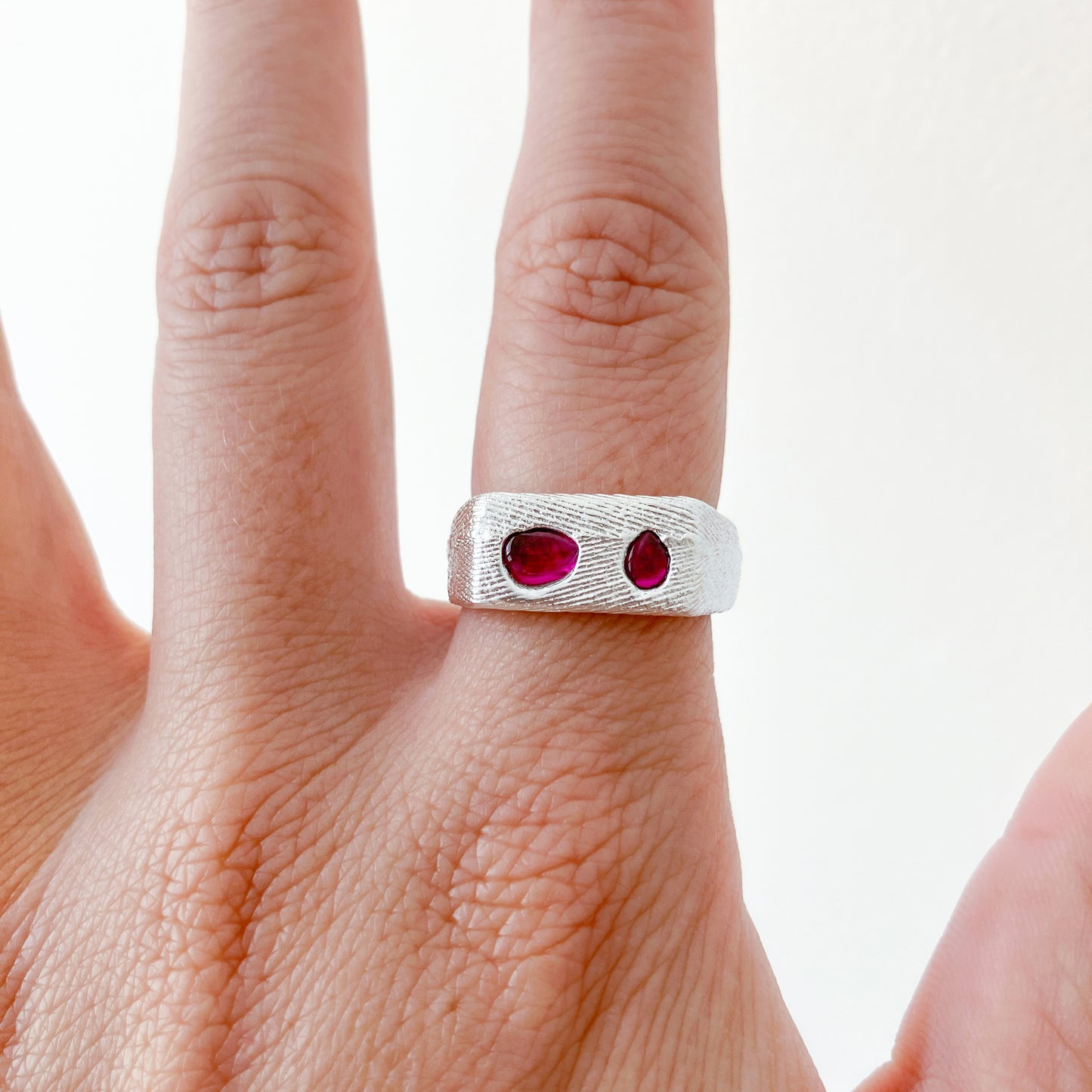 RUBY TEARDROP CABOCHON DUO RING