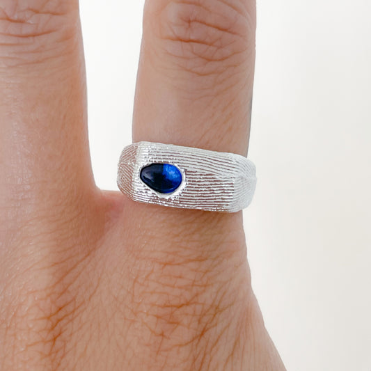 SAPPHIRE OVAL CABOCHON SIGNET RING