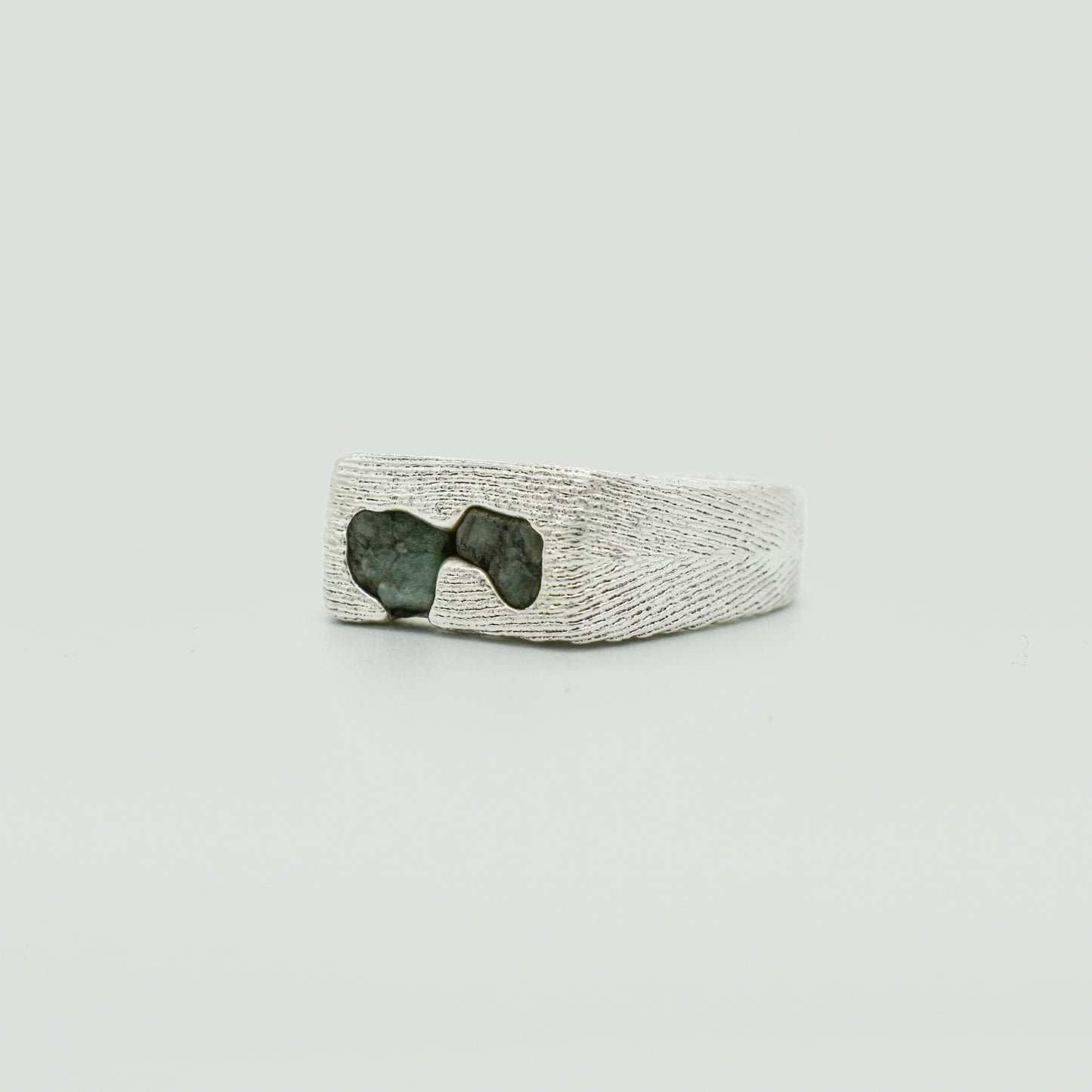 RAW EMERALD SIGNET