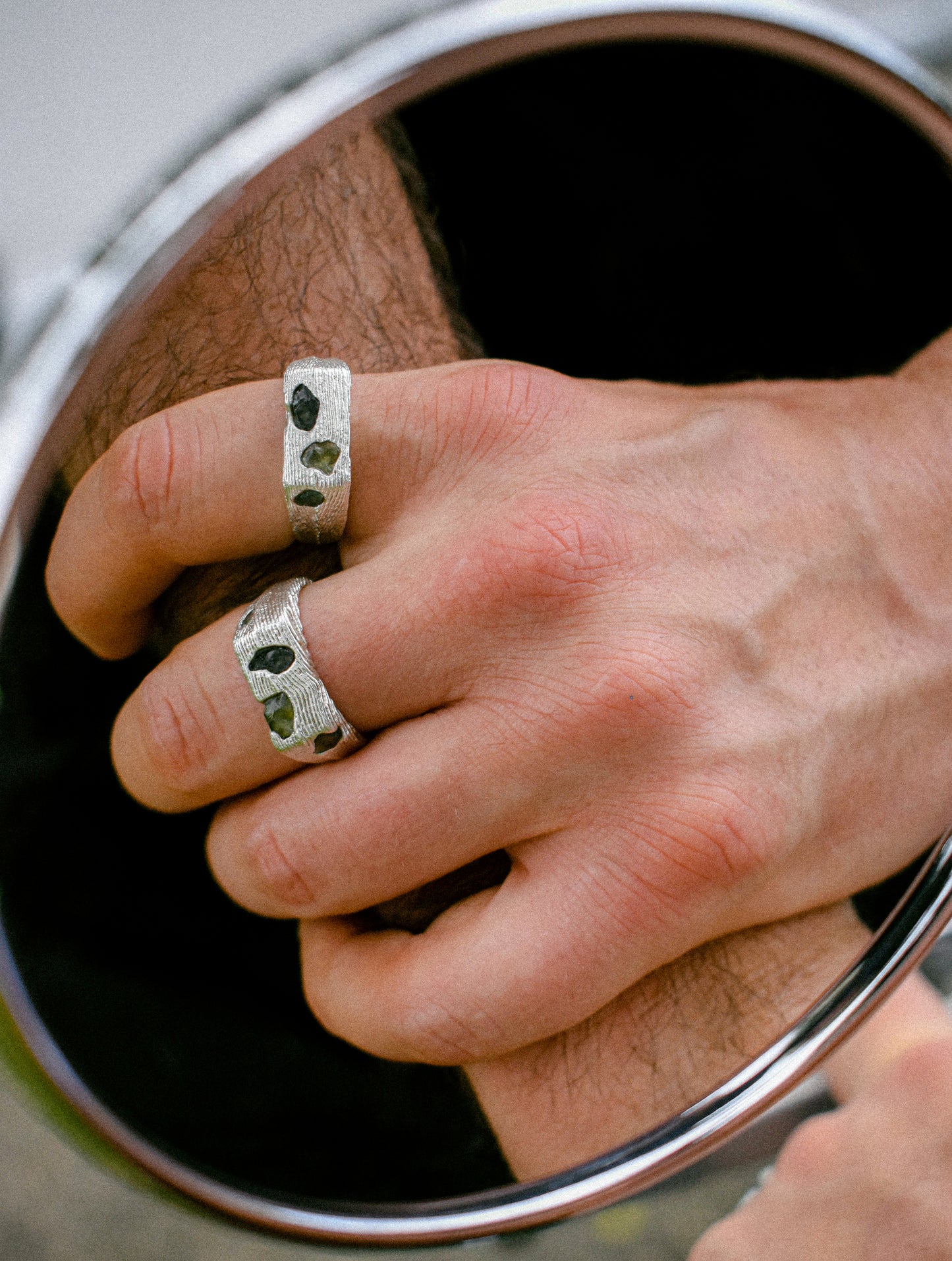 RAW SAPPHIRE SCATTER SIGNET RING